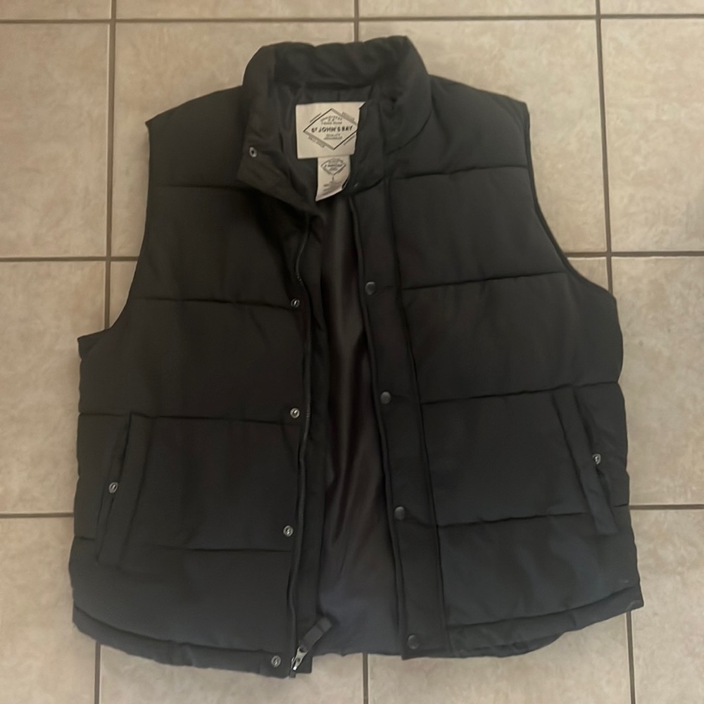 St. John’s Bay - Men’s - sleeveless insulated vest - grey - large
